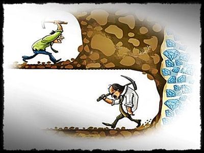 Nevergiveup,persistencepays,successmindset,keeppushing,goalsetting,dreambig,overcomechallenges,cryptojourney,staythecourse,believeinyourself. ₿ It is You on the image, but which one?